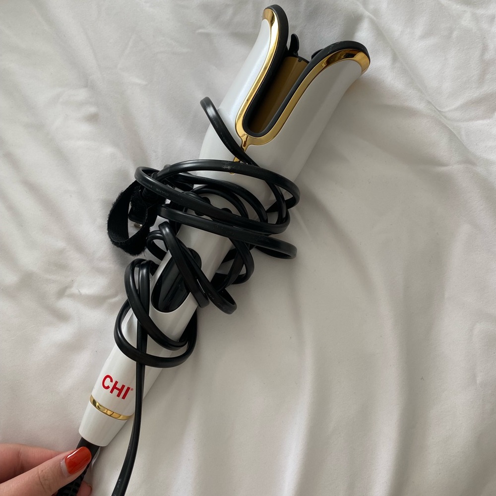 White & Gold Automatic Hair Curler